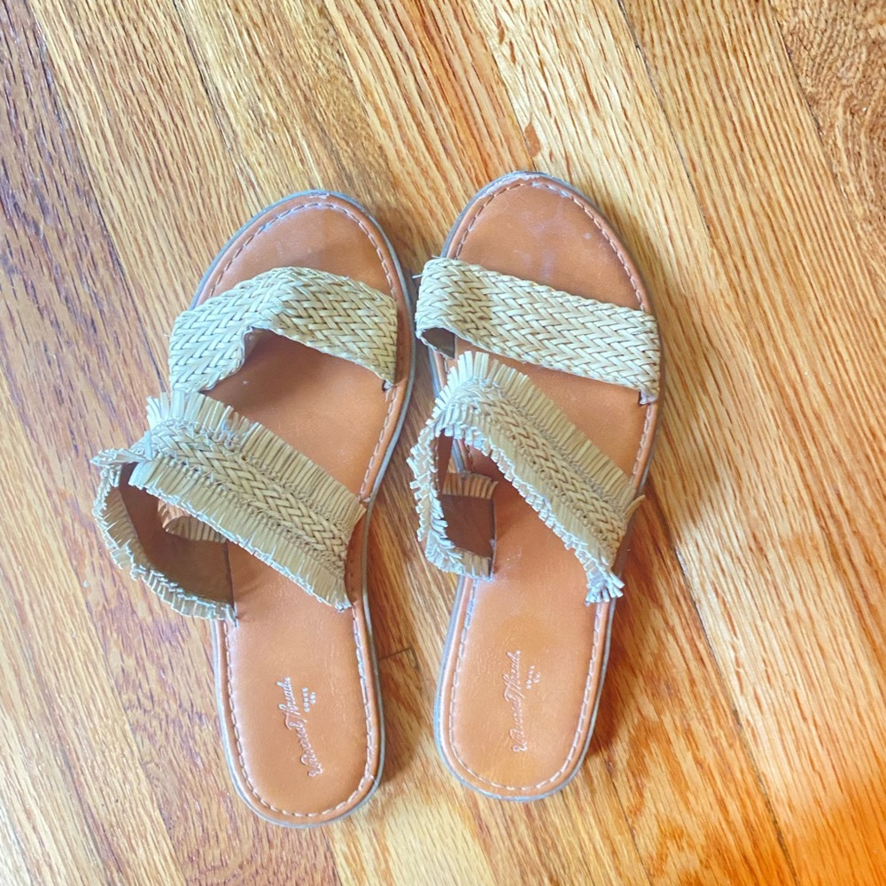 Universal Thread straw sandal bohemian beach